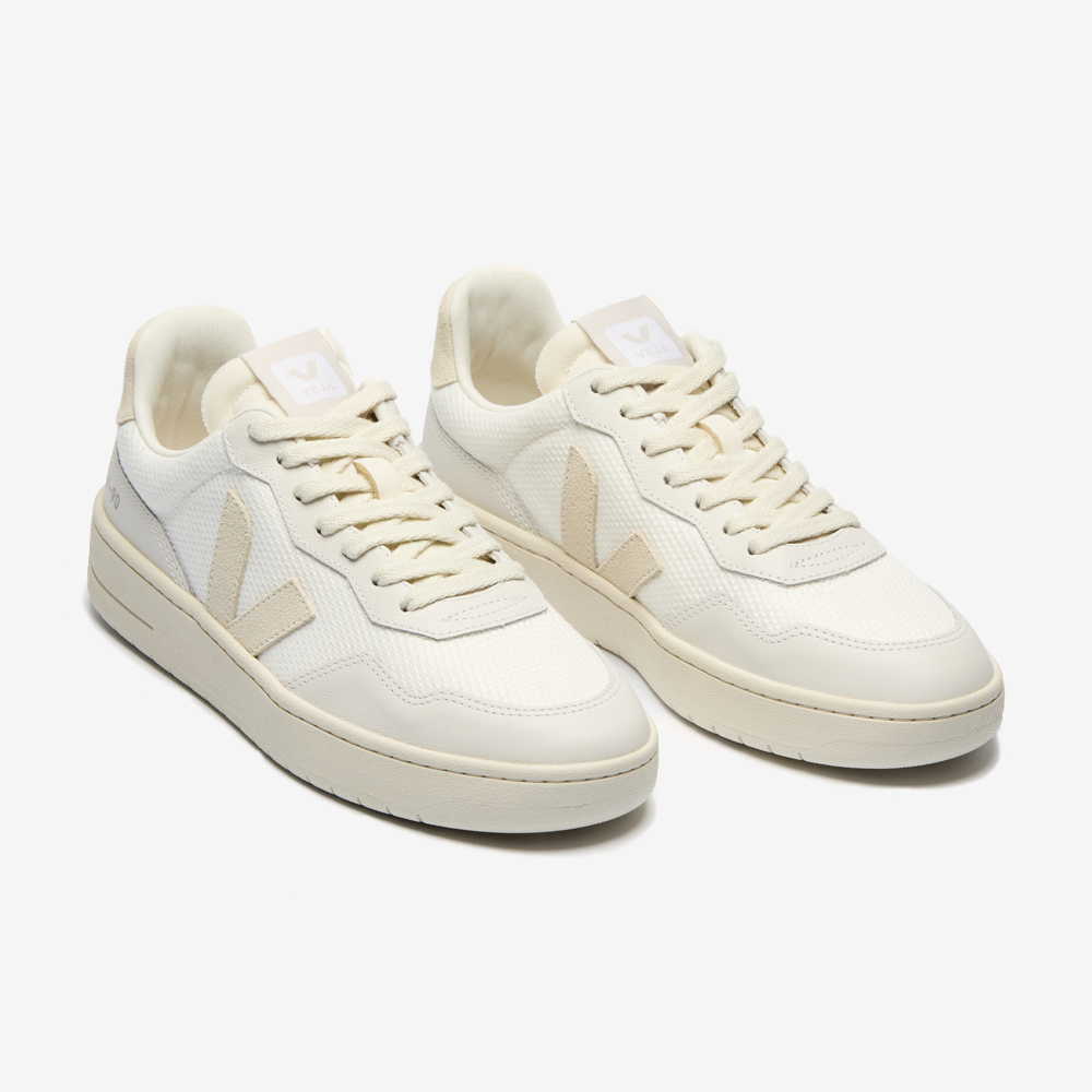 V-90, White/Pierre