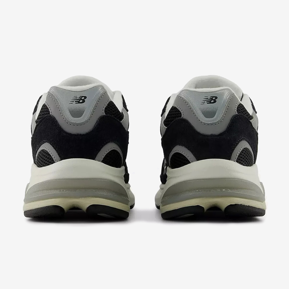 2010, Black/Shadow Grey#112231