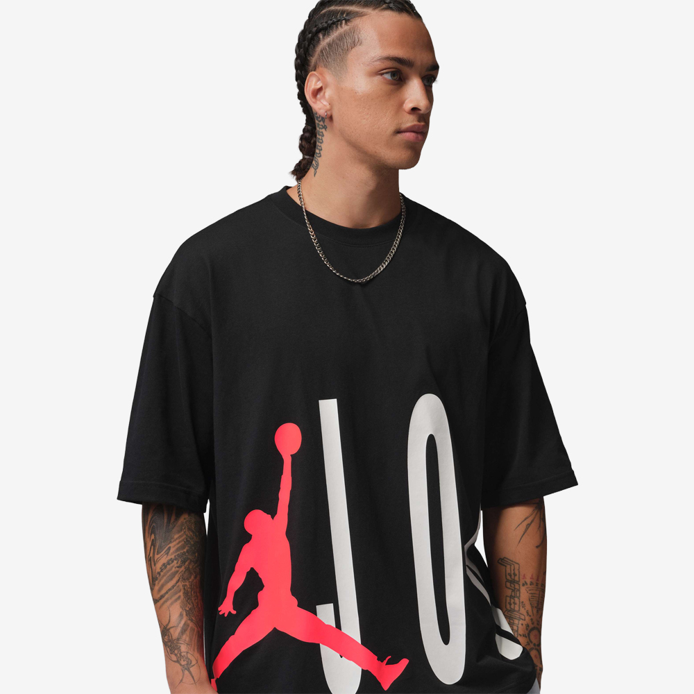 Round Scripture Oversized T-Shirt, Black/Infrared 23
