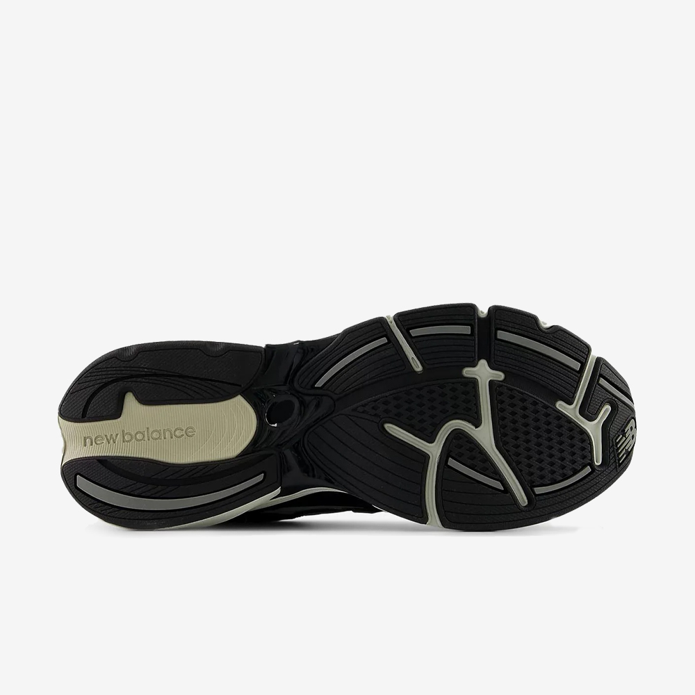 2010, Black/Shadow Grey#112232
