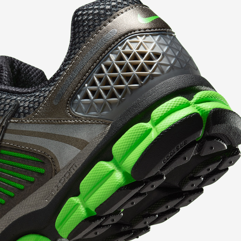 Zoom Vomero 5 SE, Metallic Pewter/Green Strike#113357