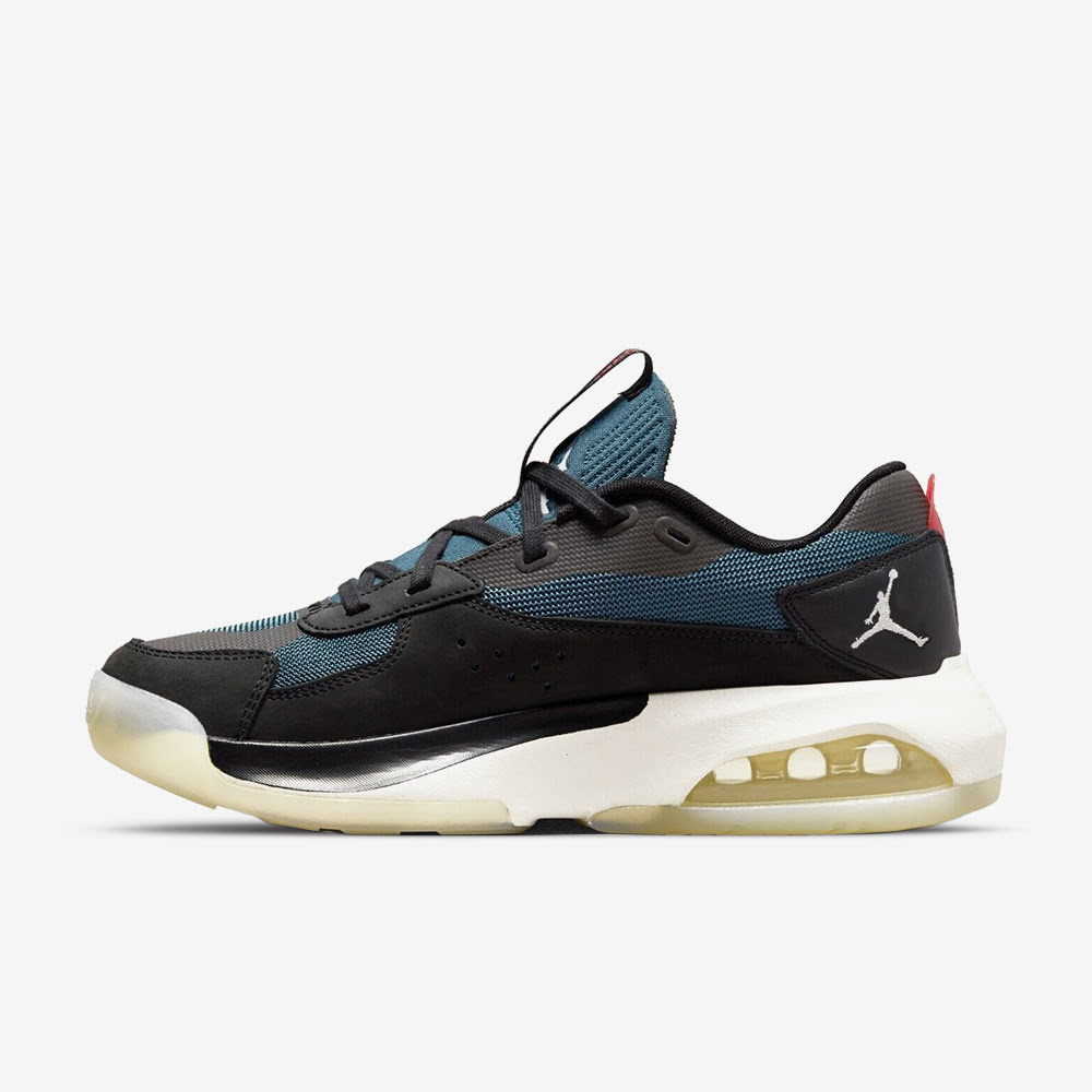 Air 200E, Black/Ash Green/Sail/University Red#87059