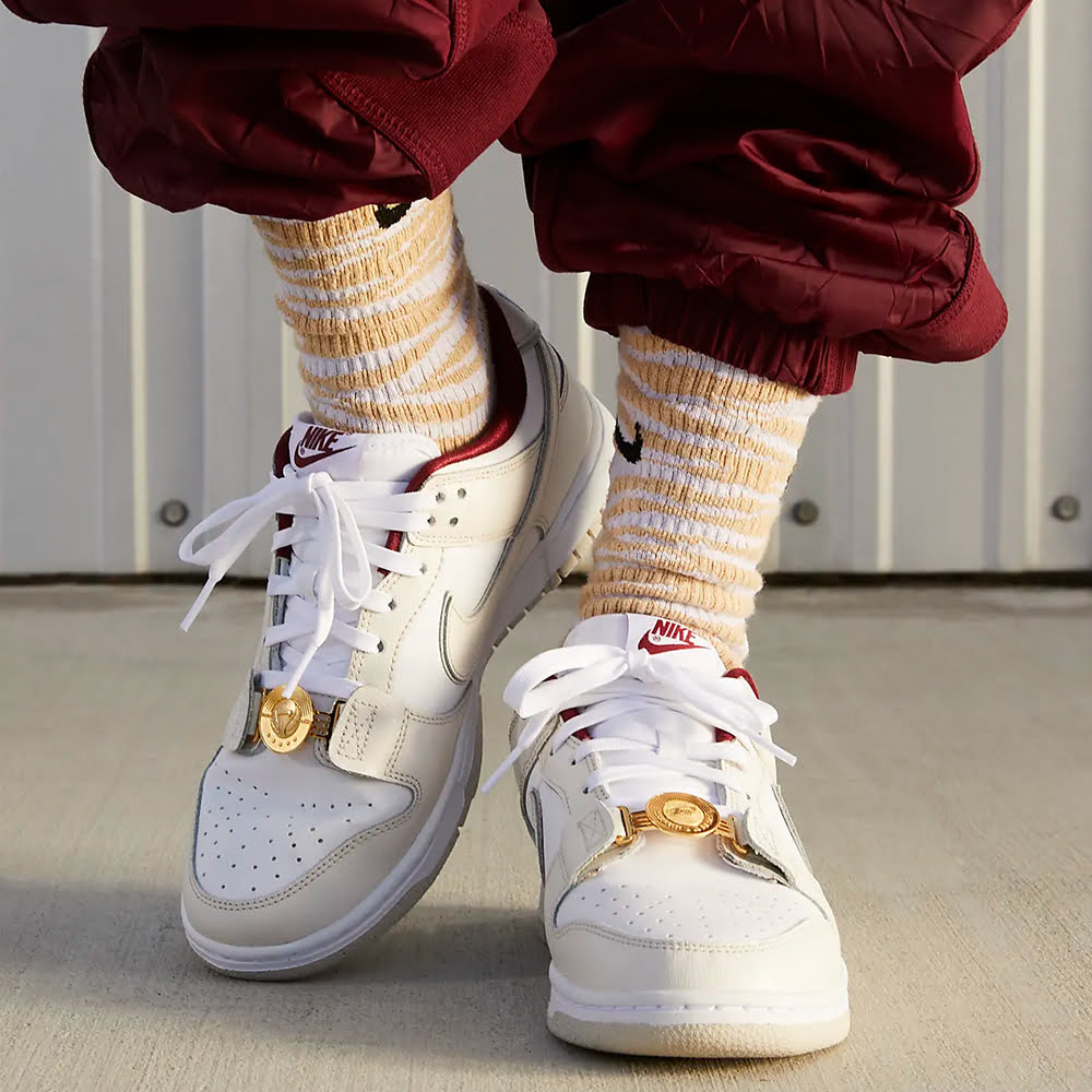 Wmns Dunk Low SE, White/Phantom-Team Red#87999