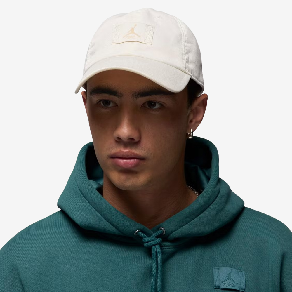Club Cap Adjustable Hat, Sail/Sail/Legend Light Brown#111036
