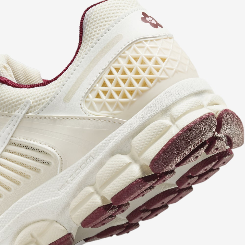 Wmns Zoom Vomero 5, Valentine's Day#99430