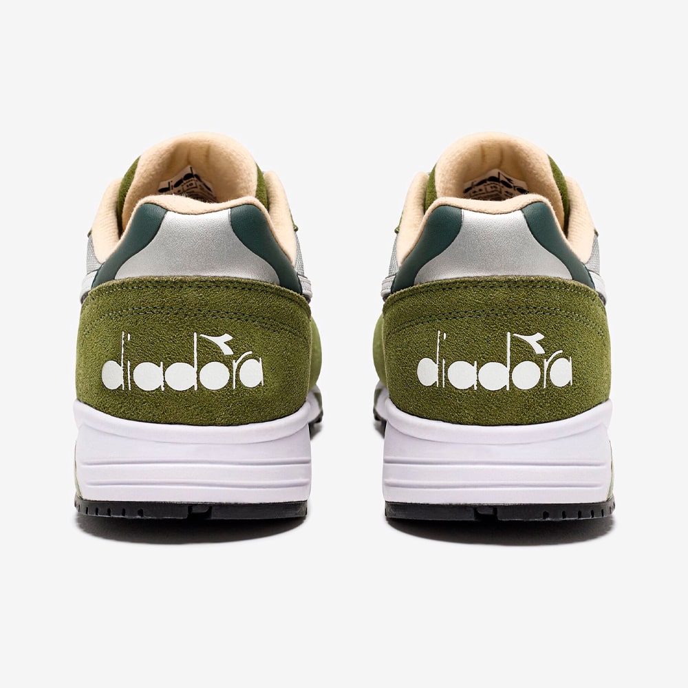 N902, White/Sphagnum#97925