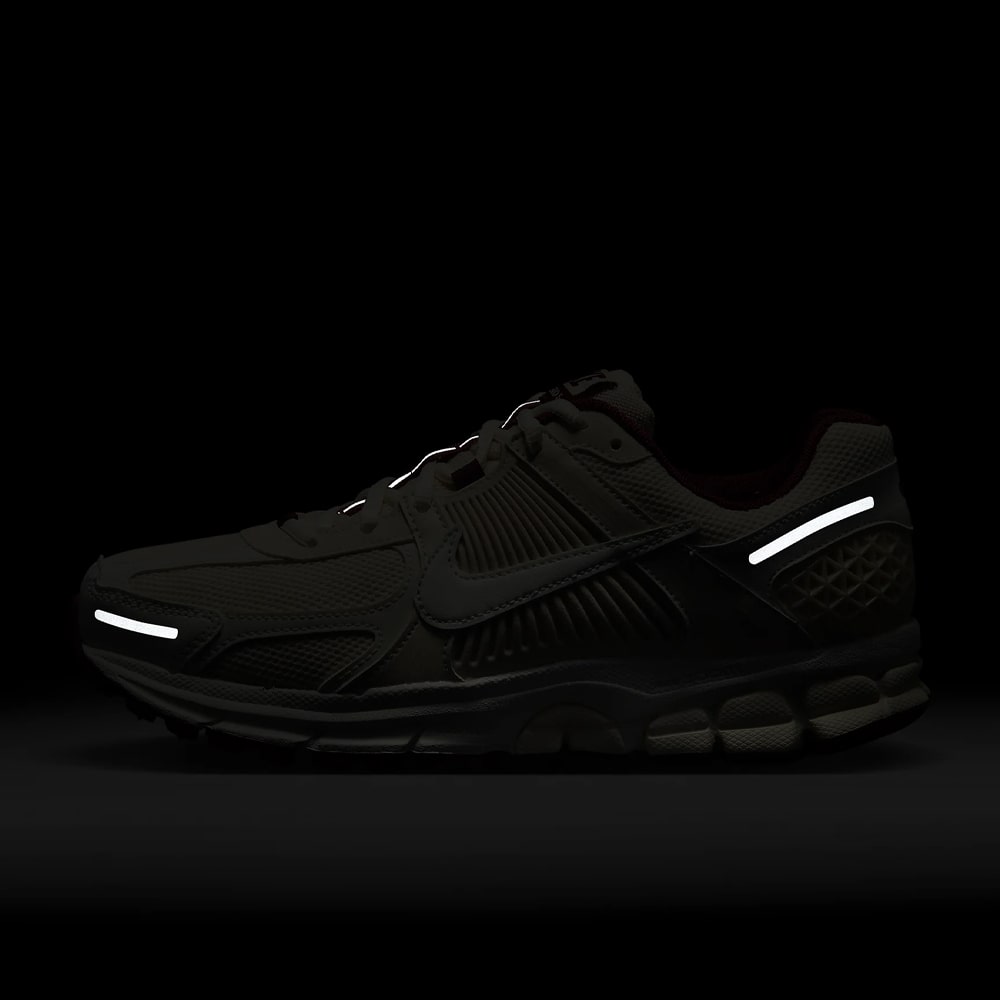 Wmns Zoom Vomero 5, Valentine's Day#99431