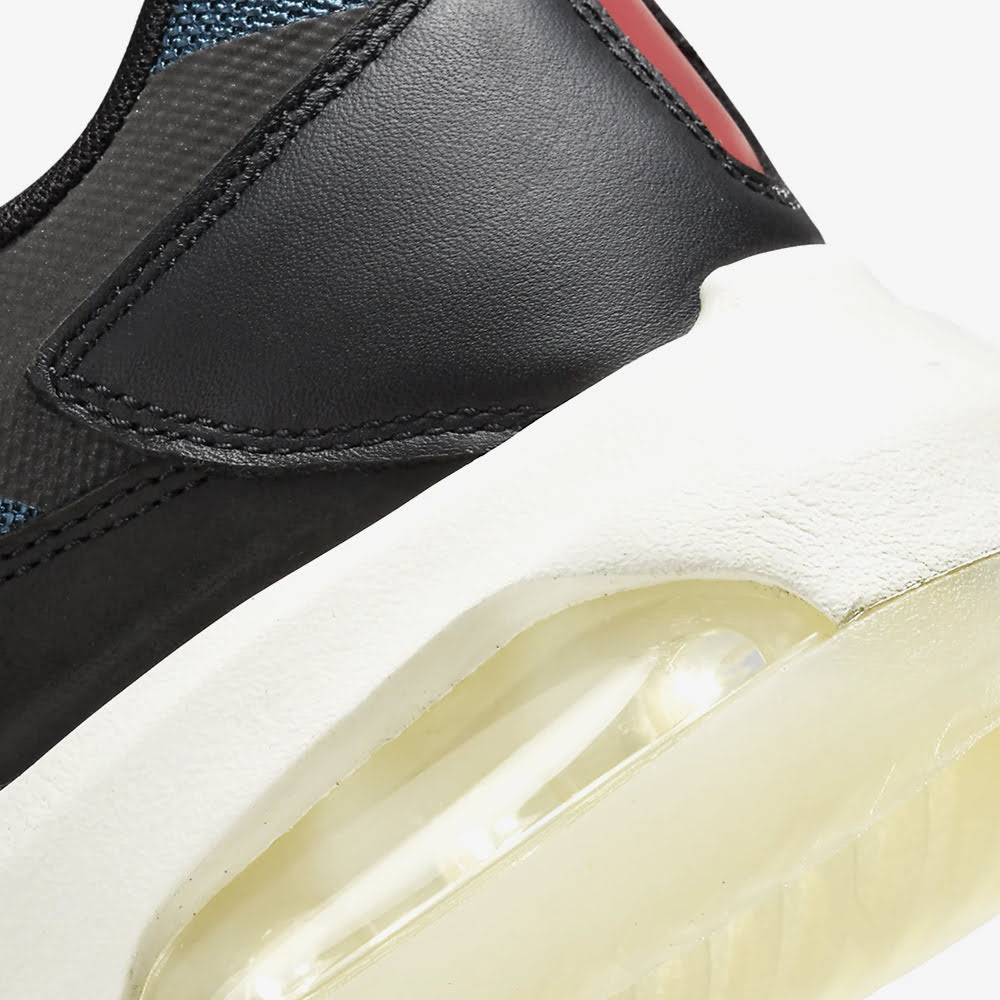 Air 200E, Black/Ash Green/Sail/University Red#86963